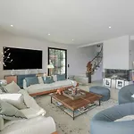 Exceptional A C 4br 8p With Pool & Sea View *