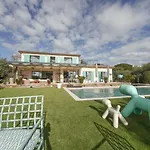 Exceptional A C 4br 8p With Pool & Sea View