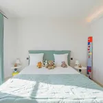 Exceptional A C 4br 8p With Pool & Sea View