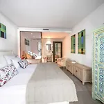 아파트 Exceptional A C 4br 8p With Pool & Sea View