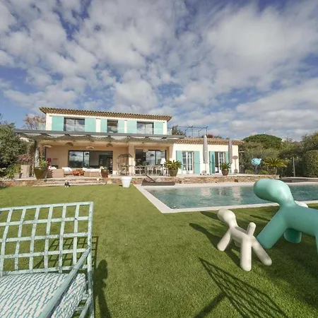 Exceptional A C 4br 8p With Pool & Sea View