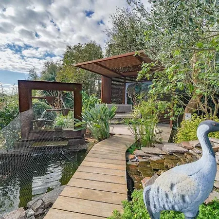 Exceptional A C 4br 8p With Pool & Sea View *