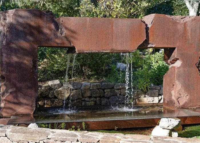 Exceptional A C 4br 8p With Pool & Sea View