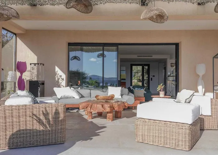 Exceptional A C 4br 8p With Pool & Sea View Apartamento